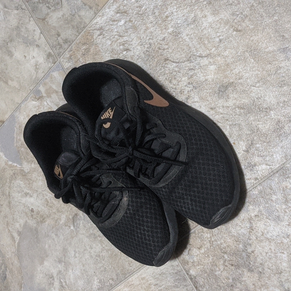 Nike Tanjun Rose Gold and Black Sneakers